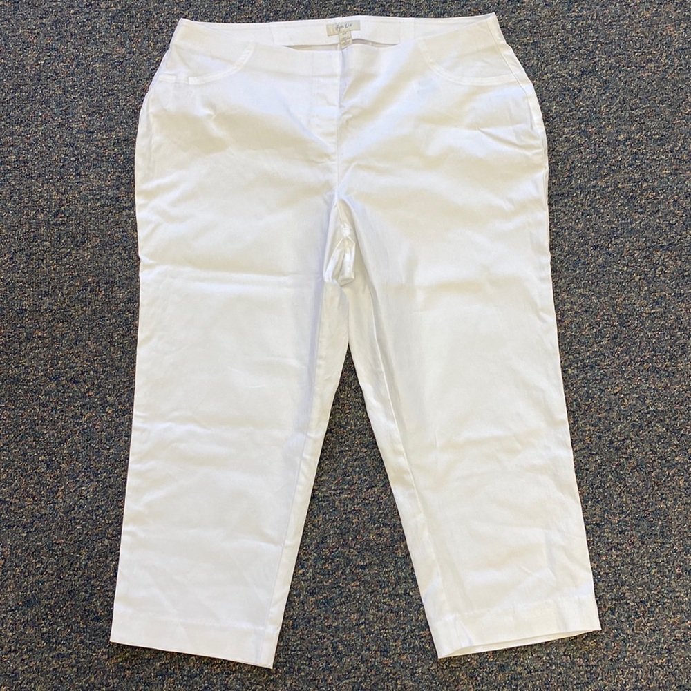 Style & Co. Mid-Rise Comfort Capri pants